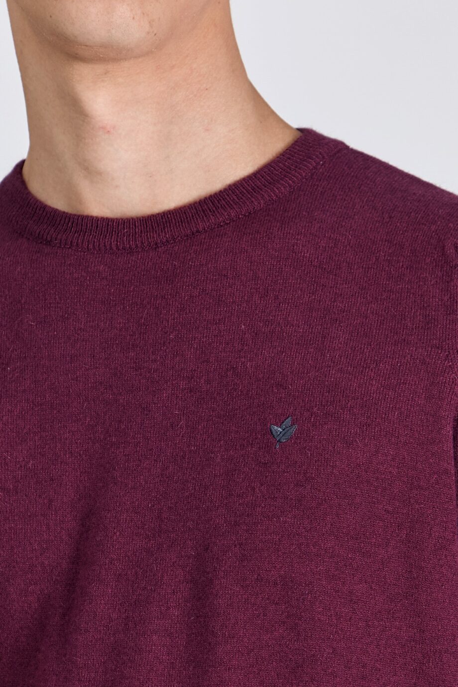 Sweater liso escote O