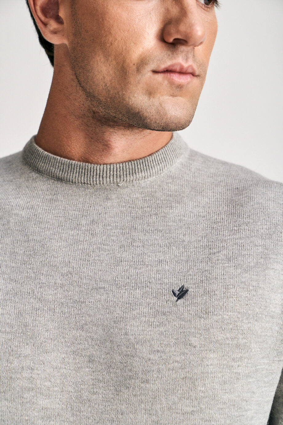 Sweater cuello redondo