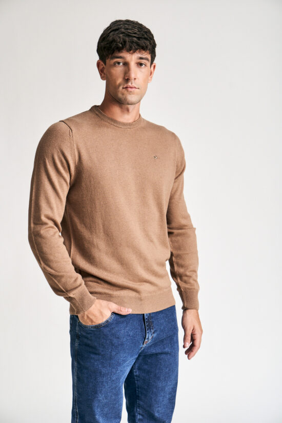 Sweater liso cuello redondo