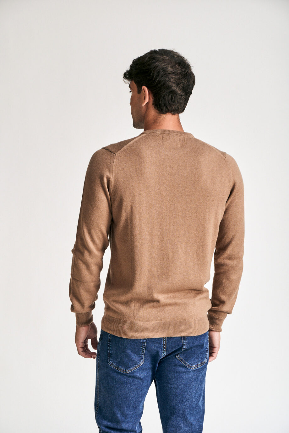Sweater liso cuello redondo