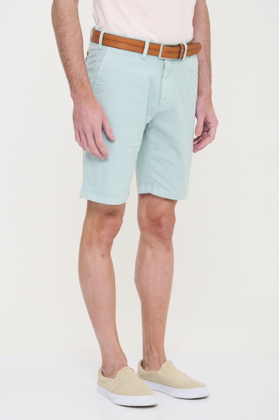 Bermuda de gabardina teñida