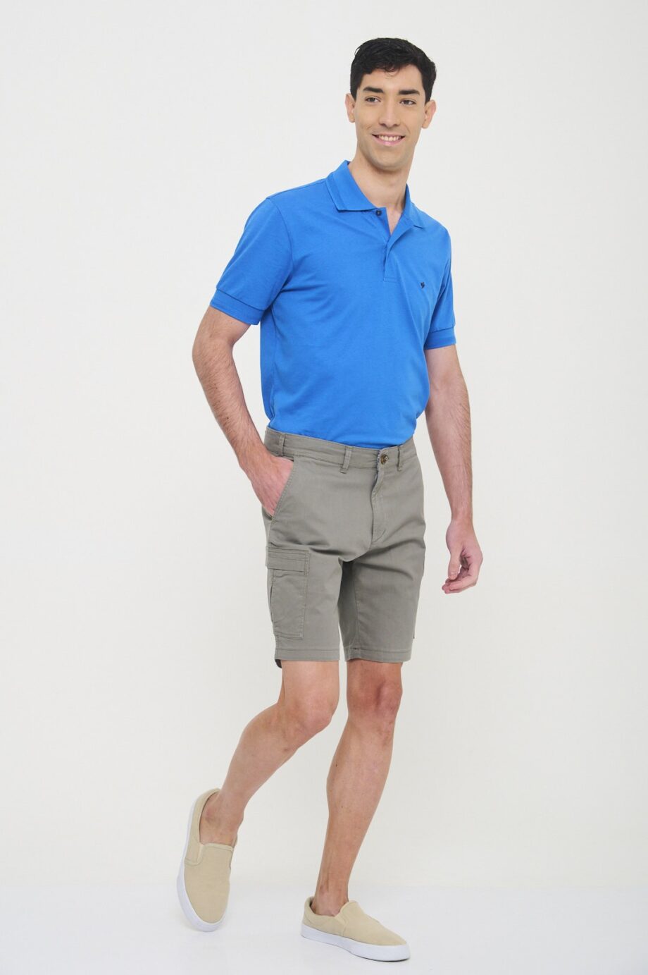 Bermuda cargo de gabardina