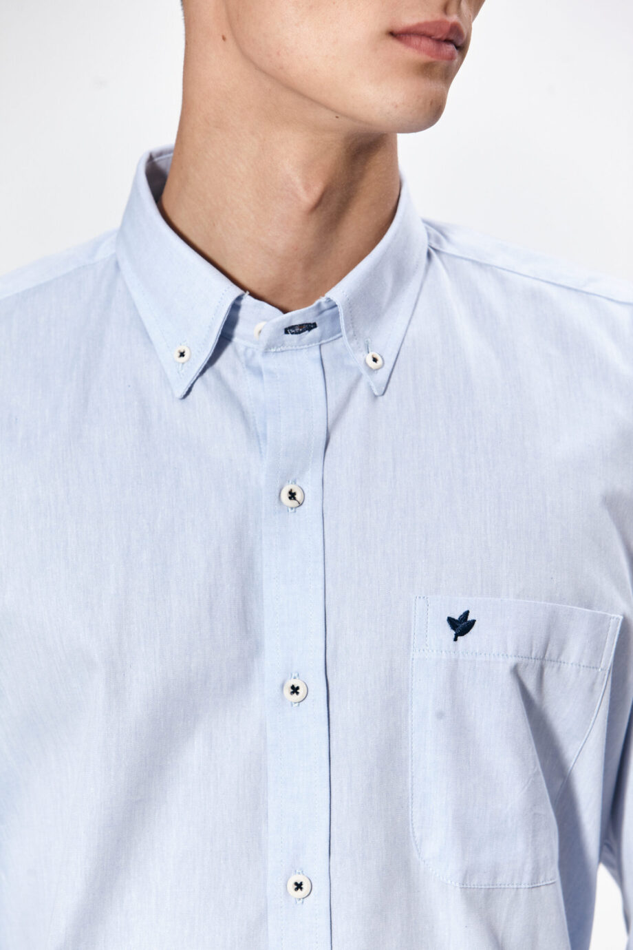 Camisa regular fit  de chambray