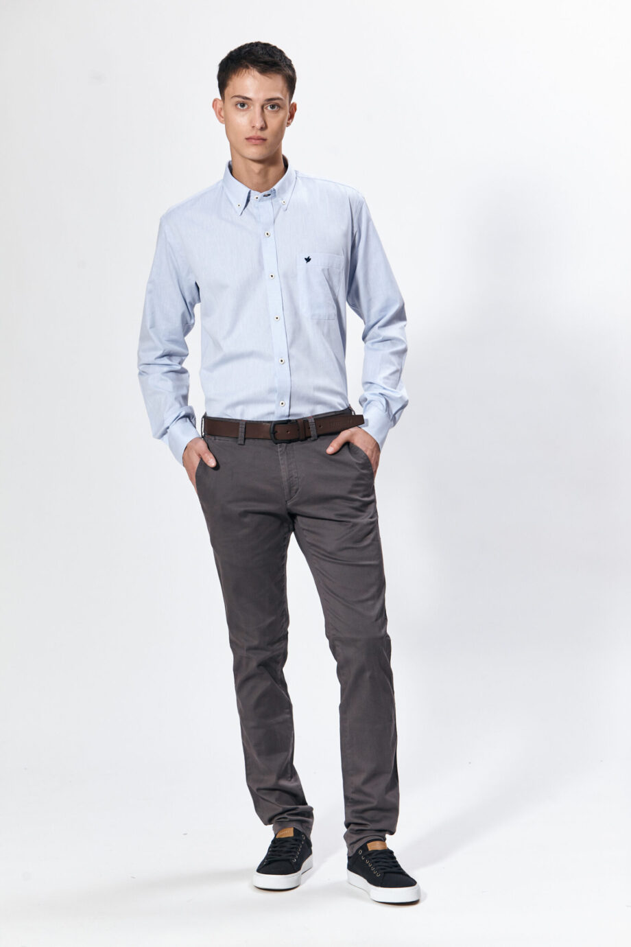 Camisa regular fit  de chambray