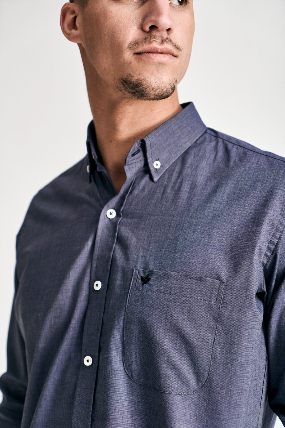 Camisa lisa regular fit de fil a fil