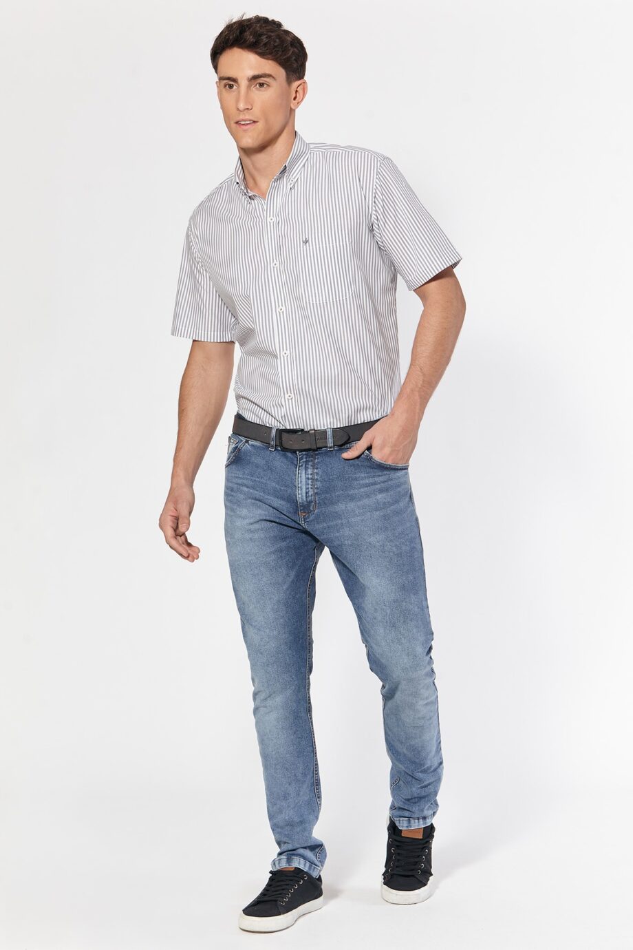 Camisa regular fit a rayas