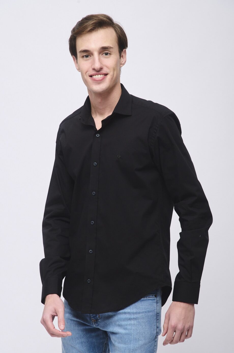 Camisa slim fit de poplin liso