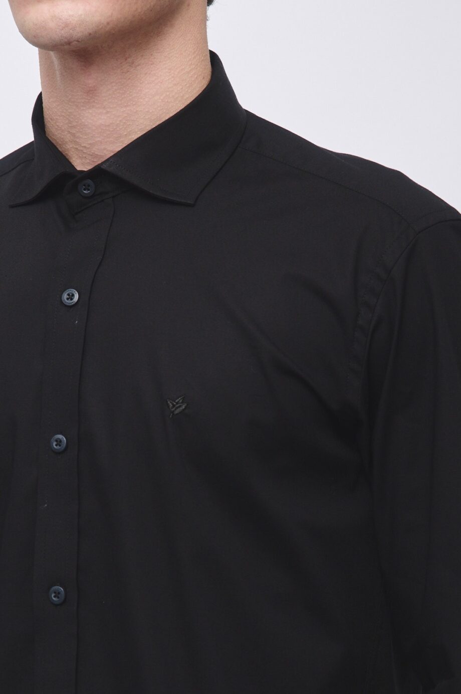 Camisa slim fit de poplin liso