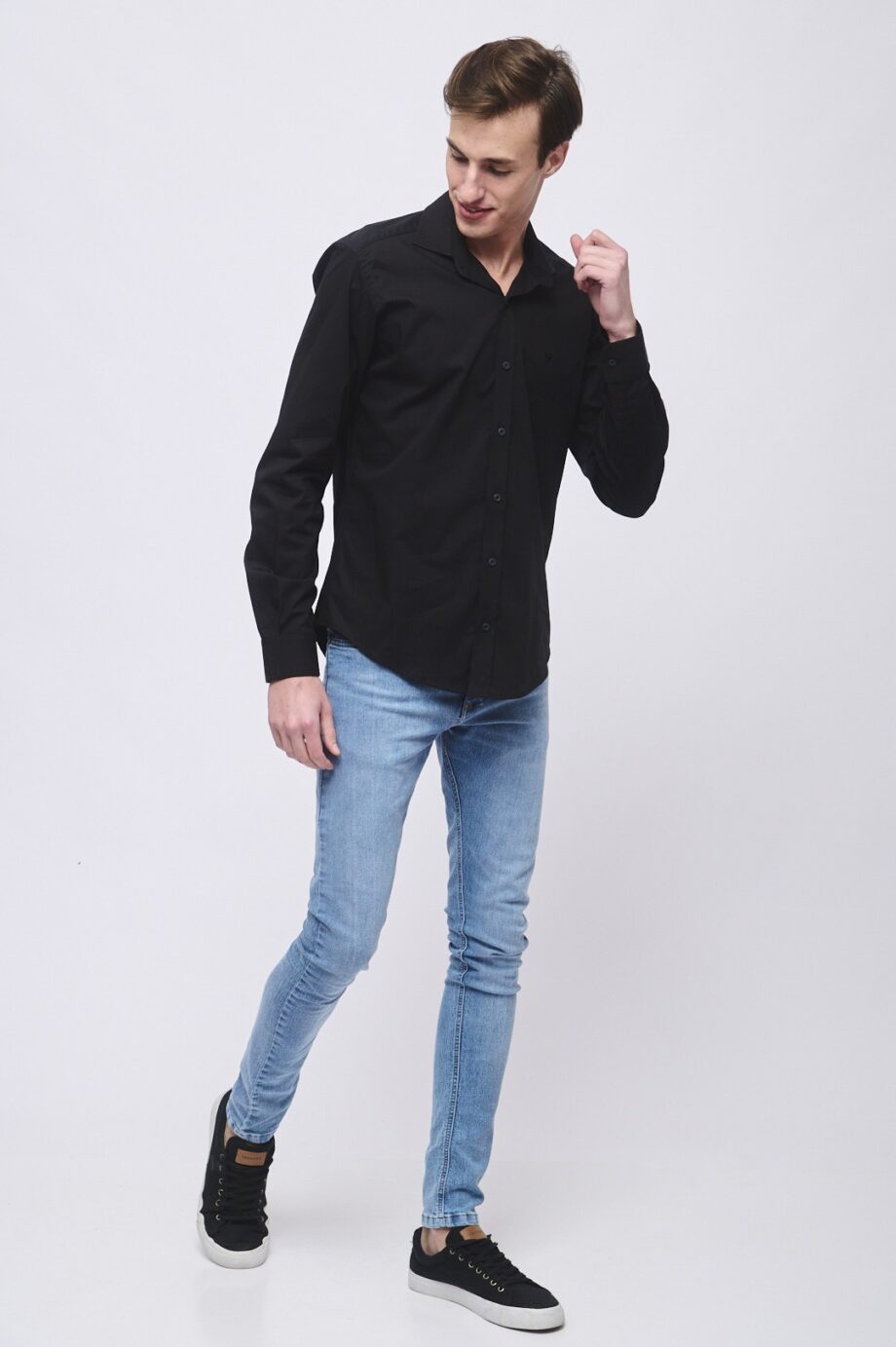 Camisa slim fit de poplin liso