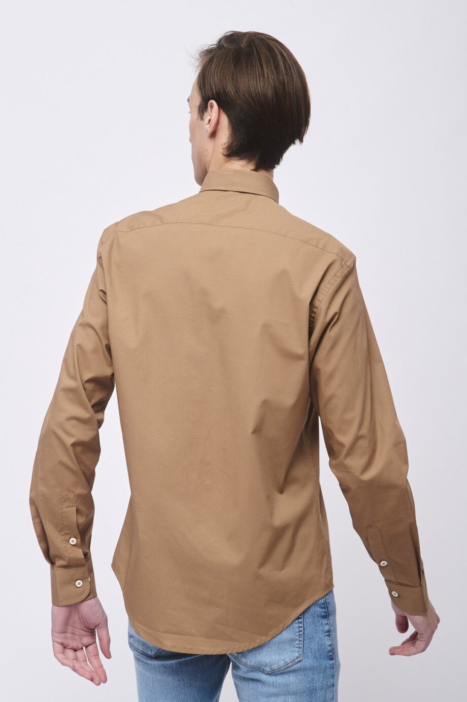 Camisa slim fit de poplin liso