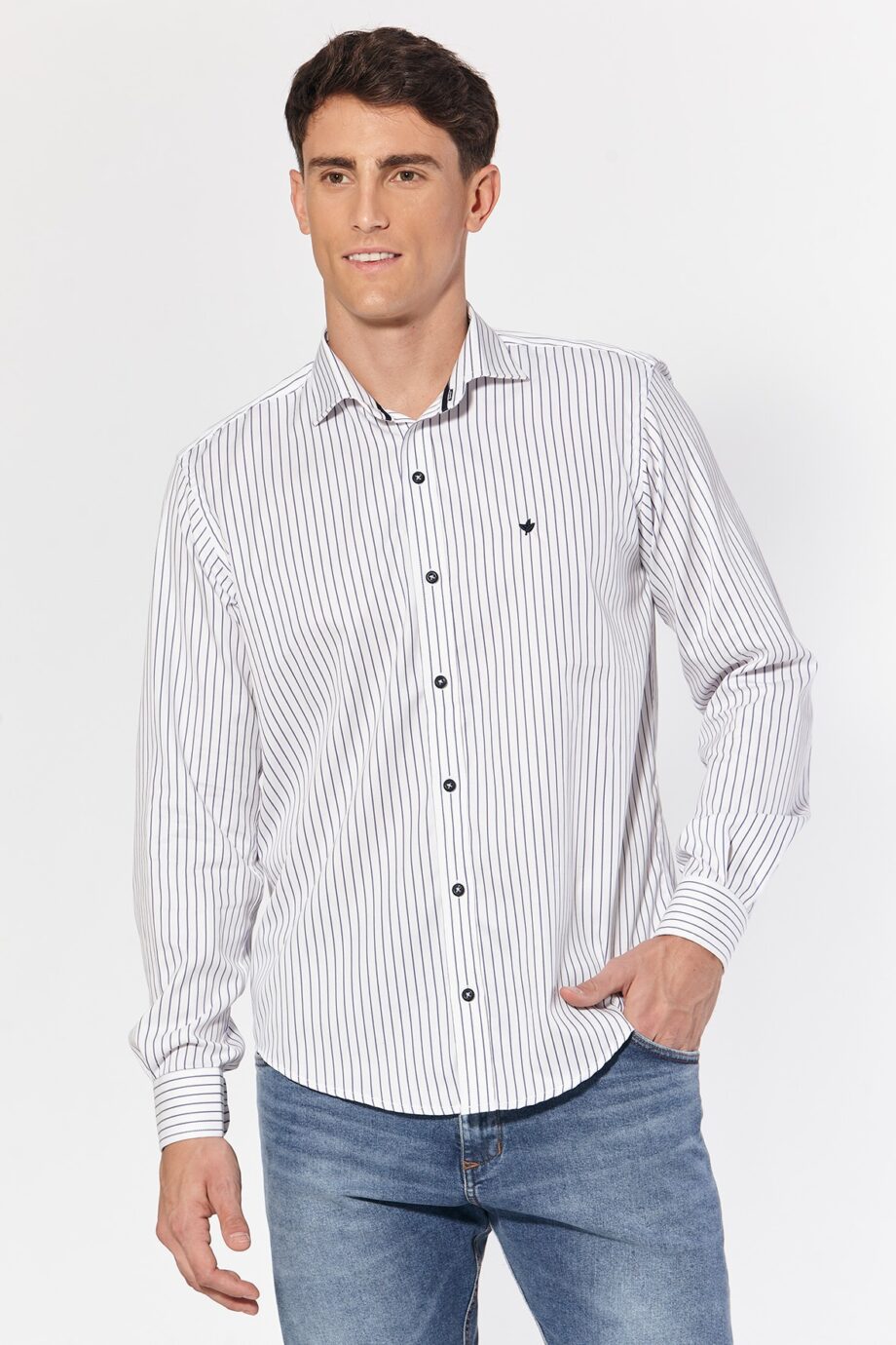 Camisa slim fit a rayas