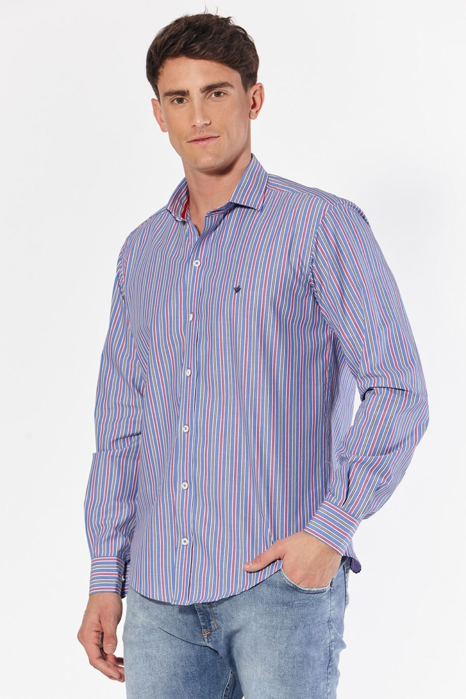 Camisa slim fit a rayas