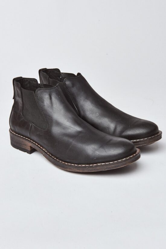 Bota engrasada con elástico de cuero