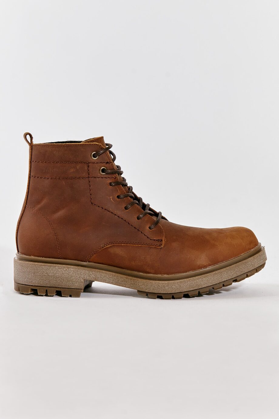 Borcego de cuero con apliques