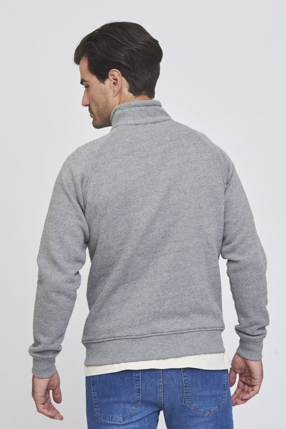 Campera con estampa y cuello interno tejido