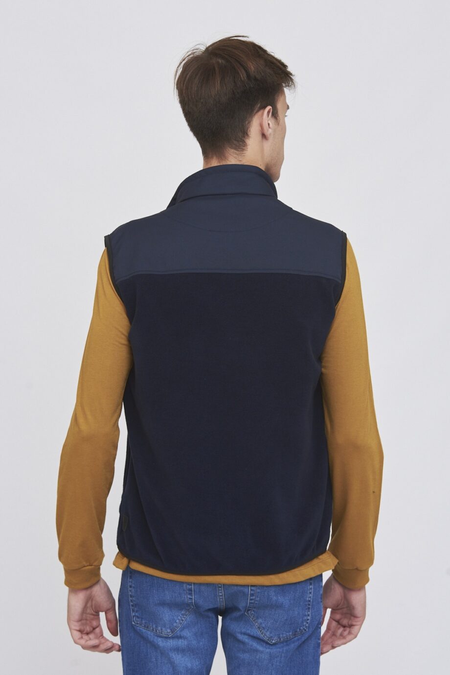 Chaleco polar premium con recortes de soft shell