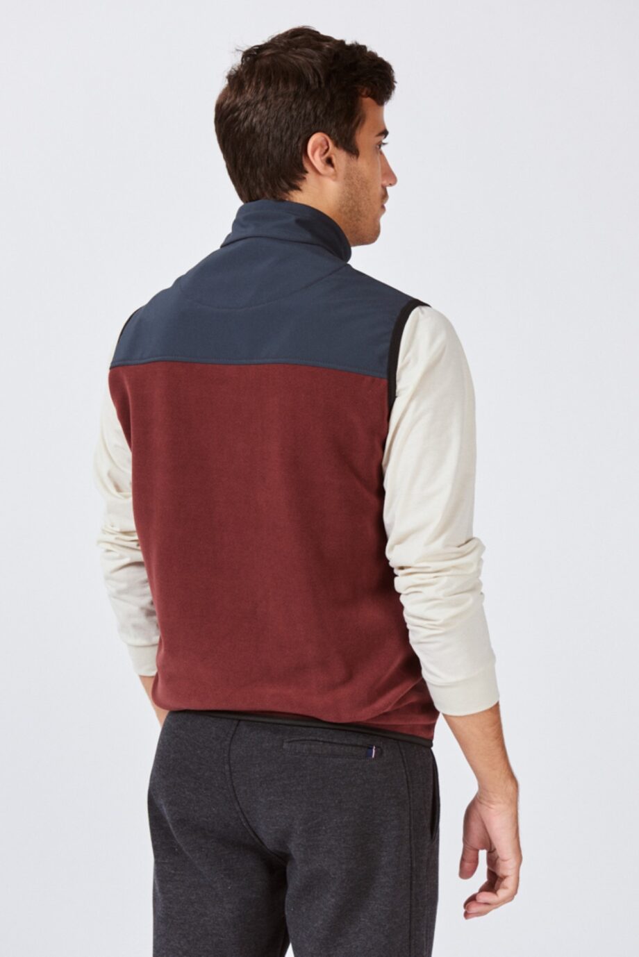 Chaleco polar premium con recortes de soft shell