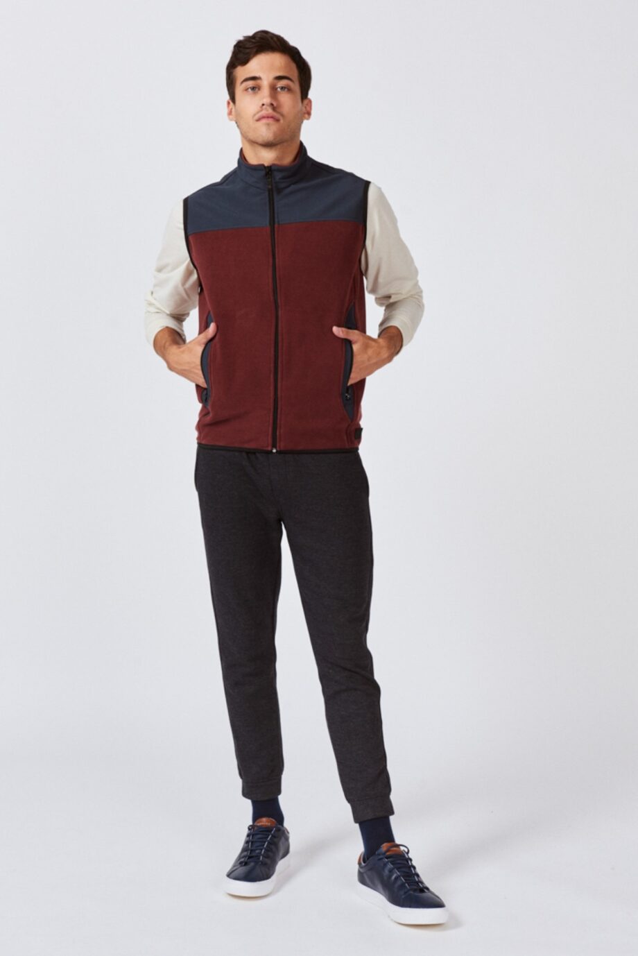 Chaleco polar premium con recortes de soft shell