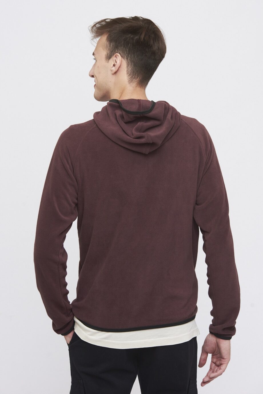 Campera polar con capucha y manga ranglan