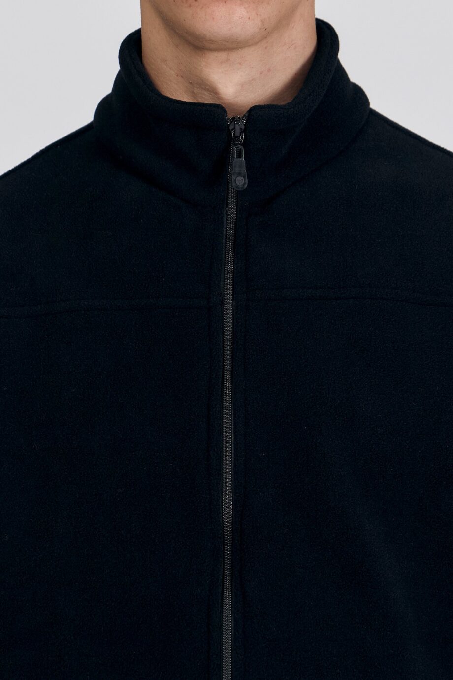 Campera polar premium con recortes