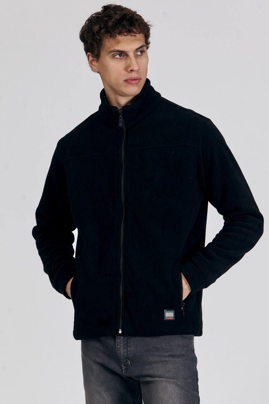Campera polar premium con recortes