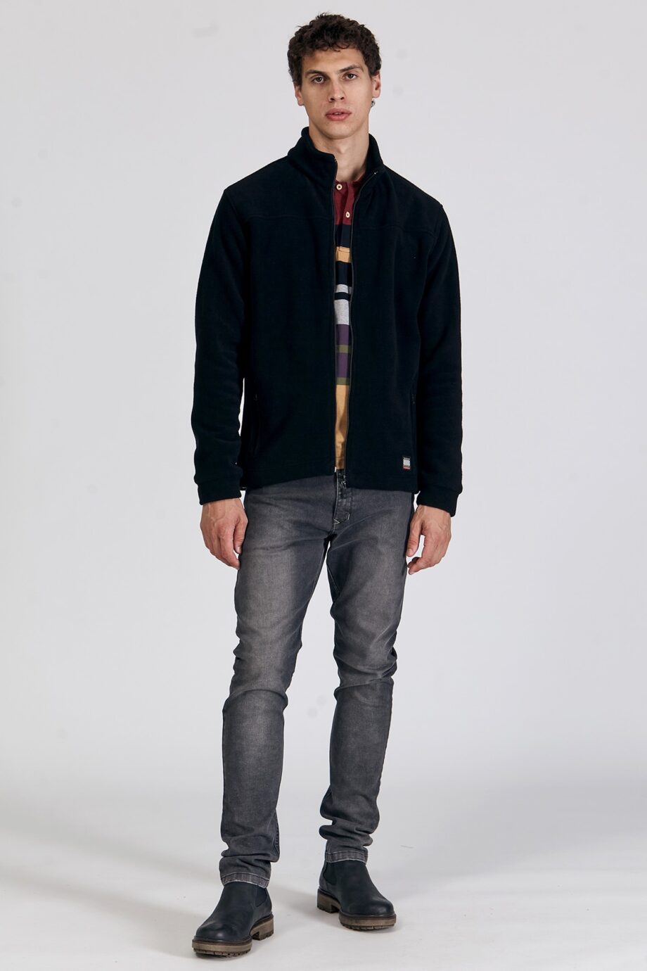 Campera polar premium con recortes