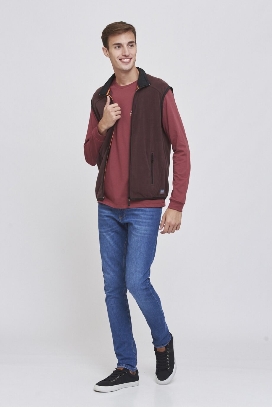 Chaleco polar con cuello interno tactel