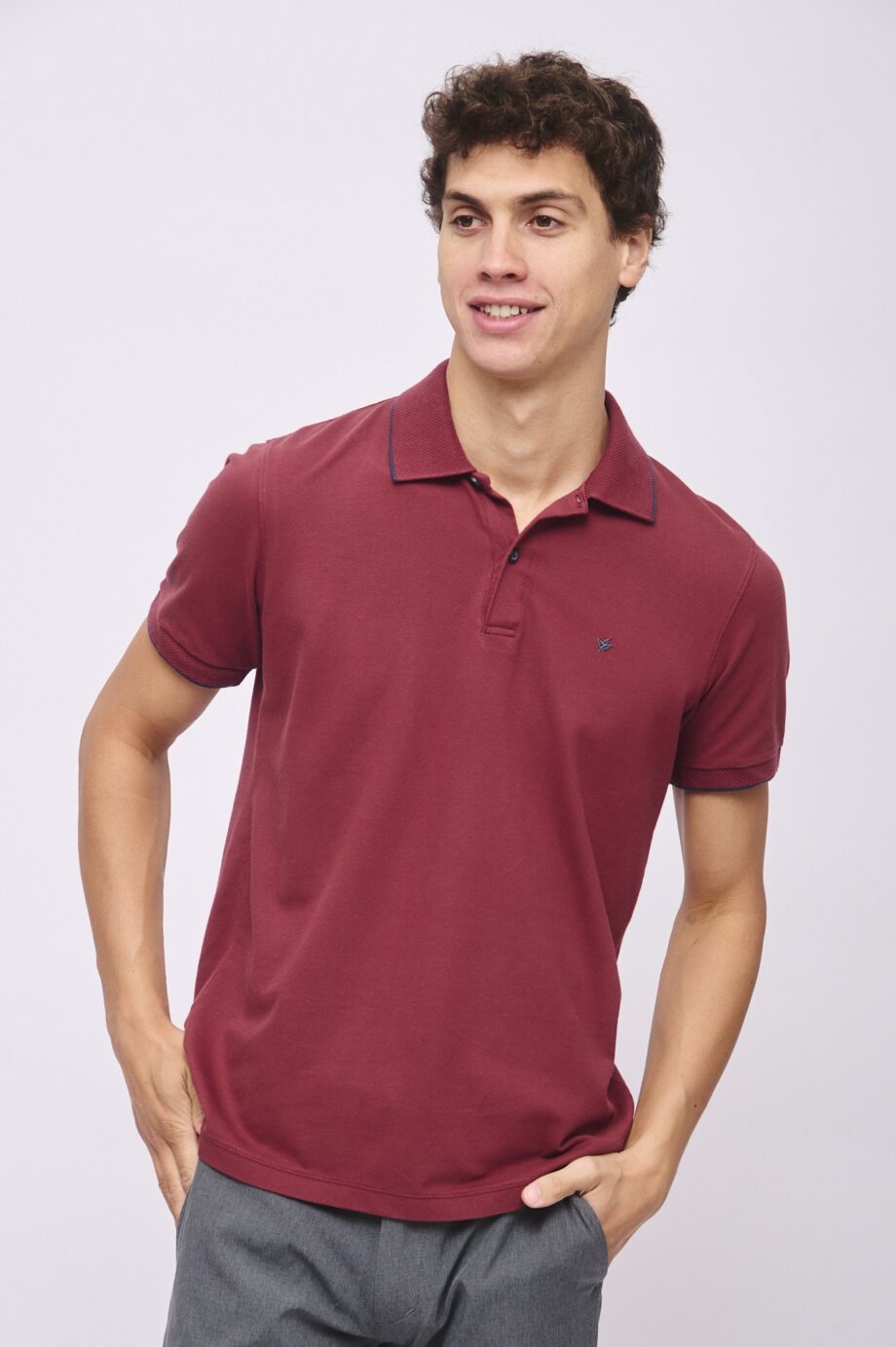 Polo cuello tejido panal con vivo de piqué peruano
