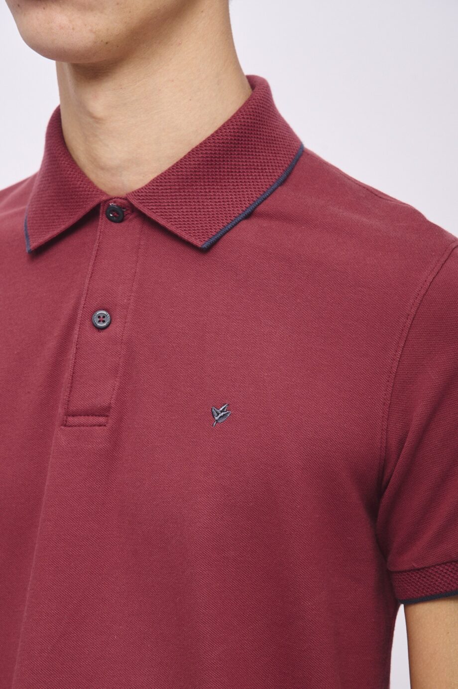 Polo cuello tejido panal con vivo de piqué peruano