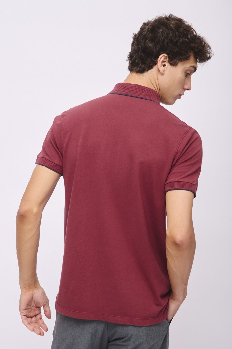 Polo cuello tejido panal con vivo de piqué peruano