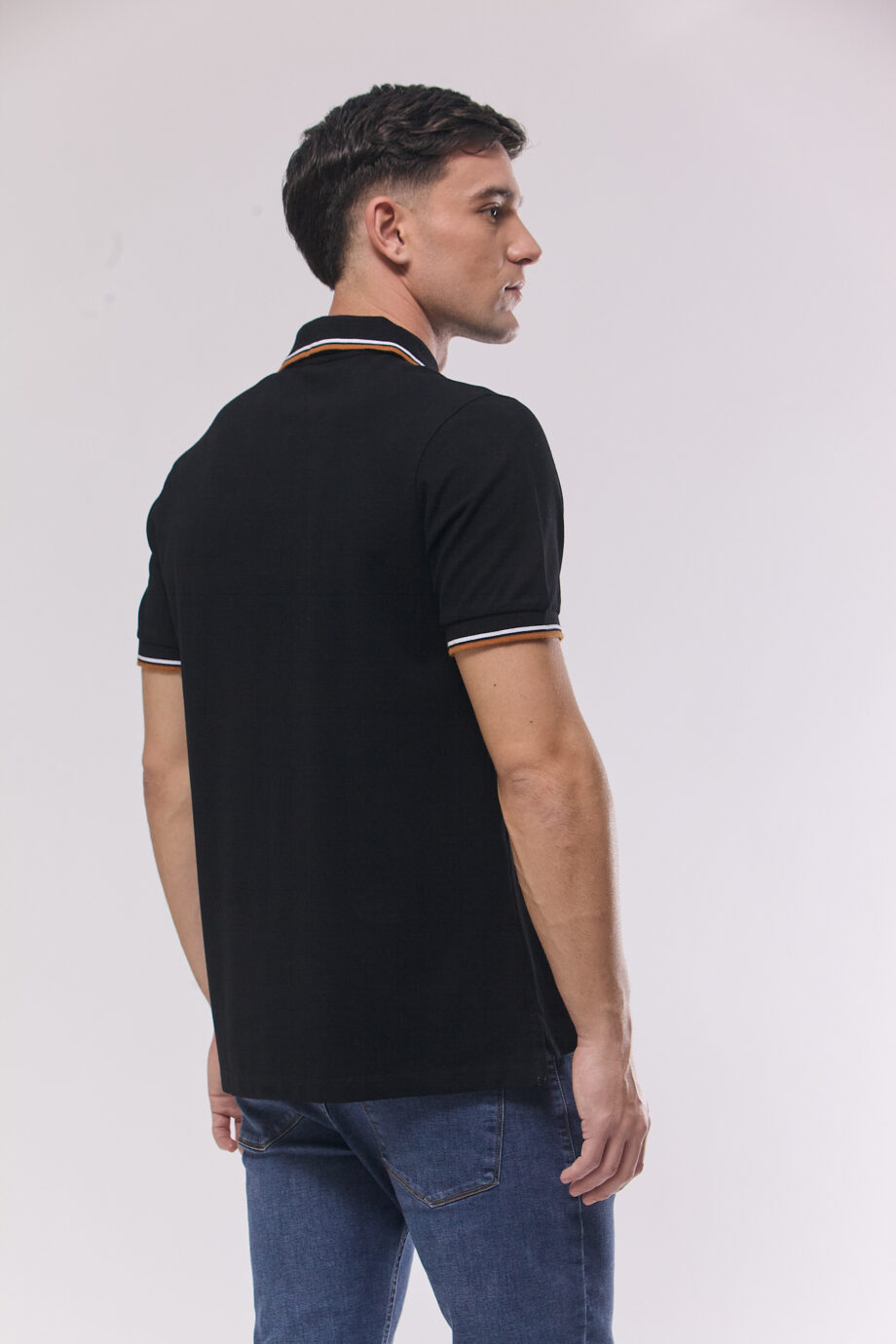 Polo con dos vivos de piqué pima peruano