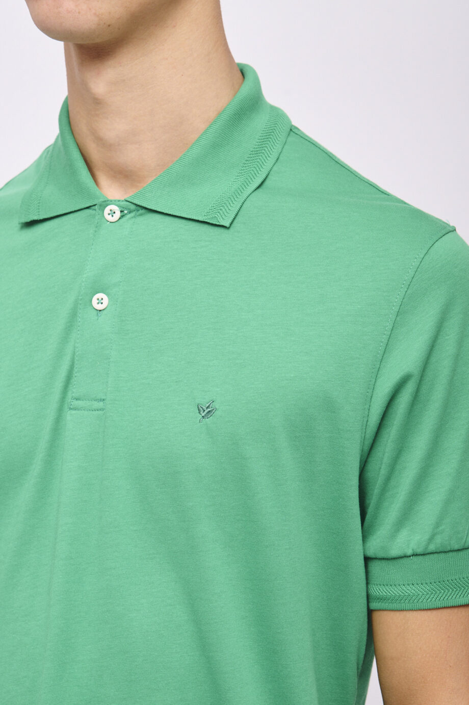 Polo con cuello espigado de jersey peruano