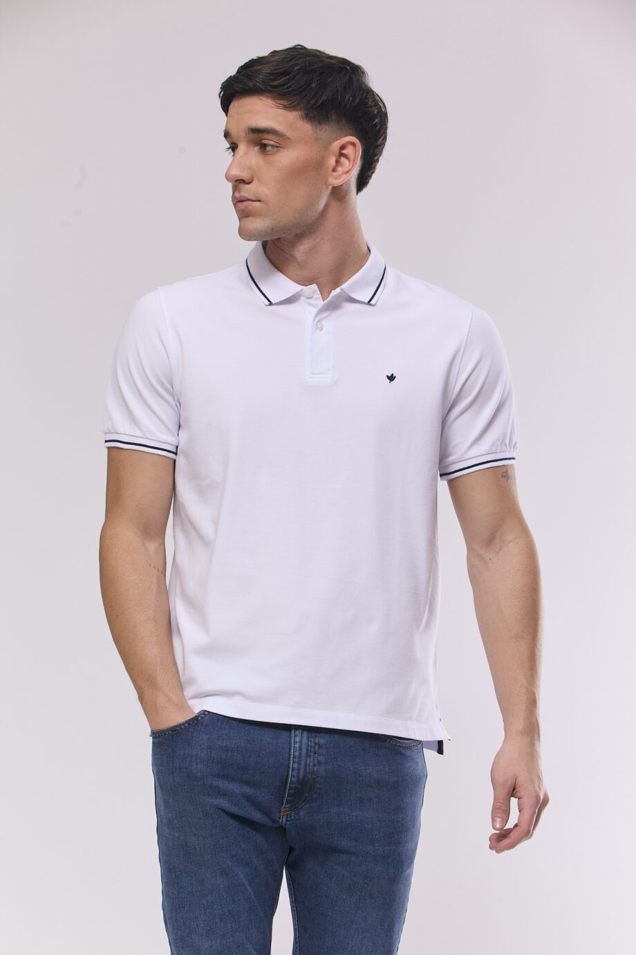 Polo con un vivo de pique pima peruano