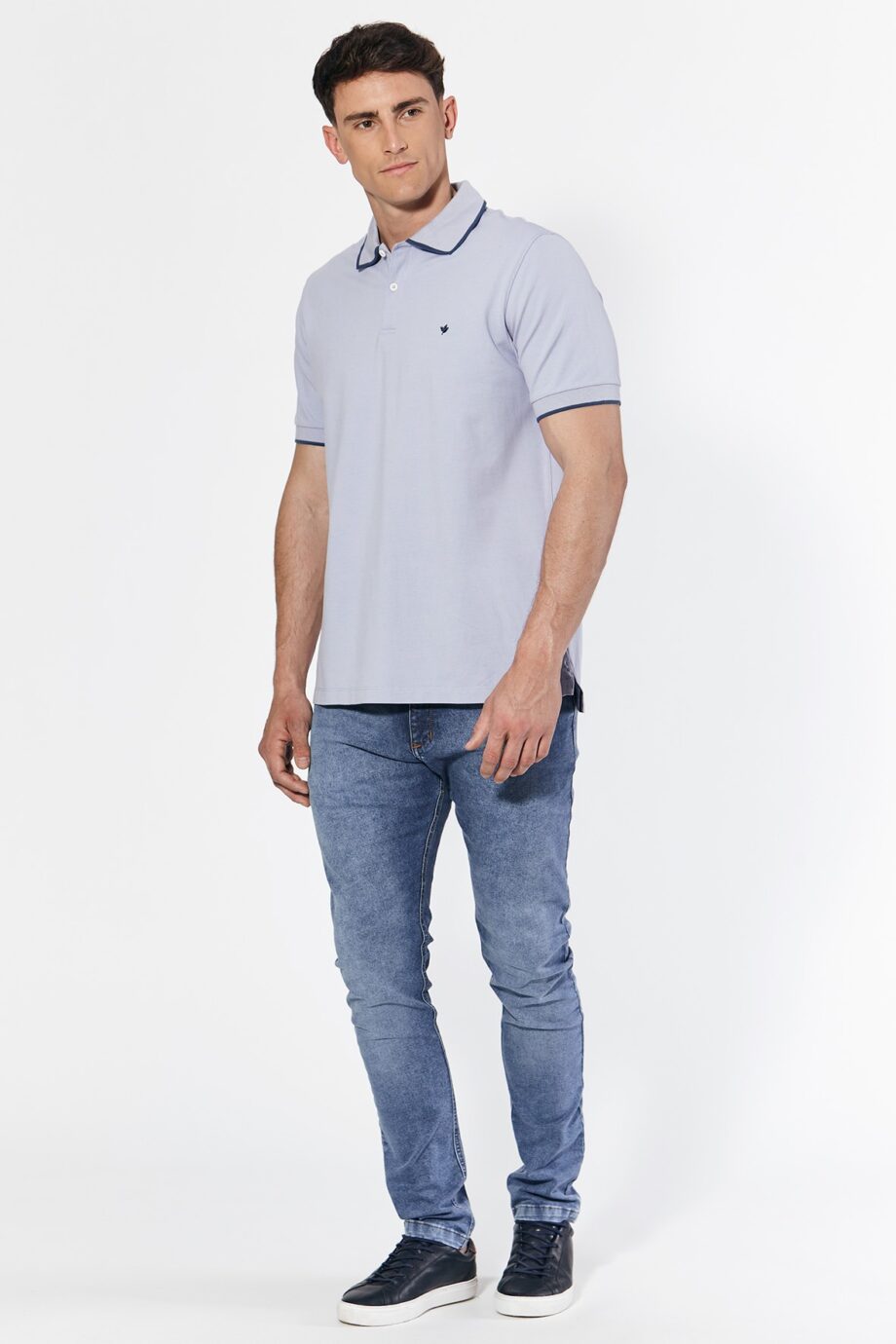 Polo con vivo de piqué