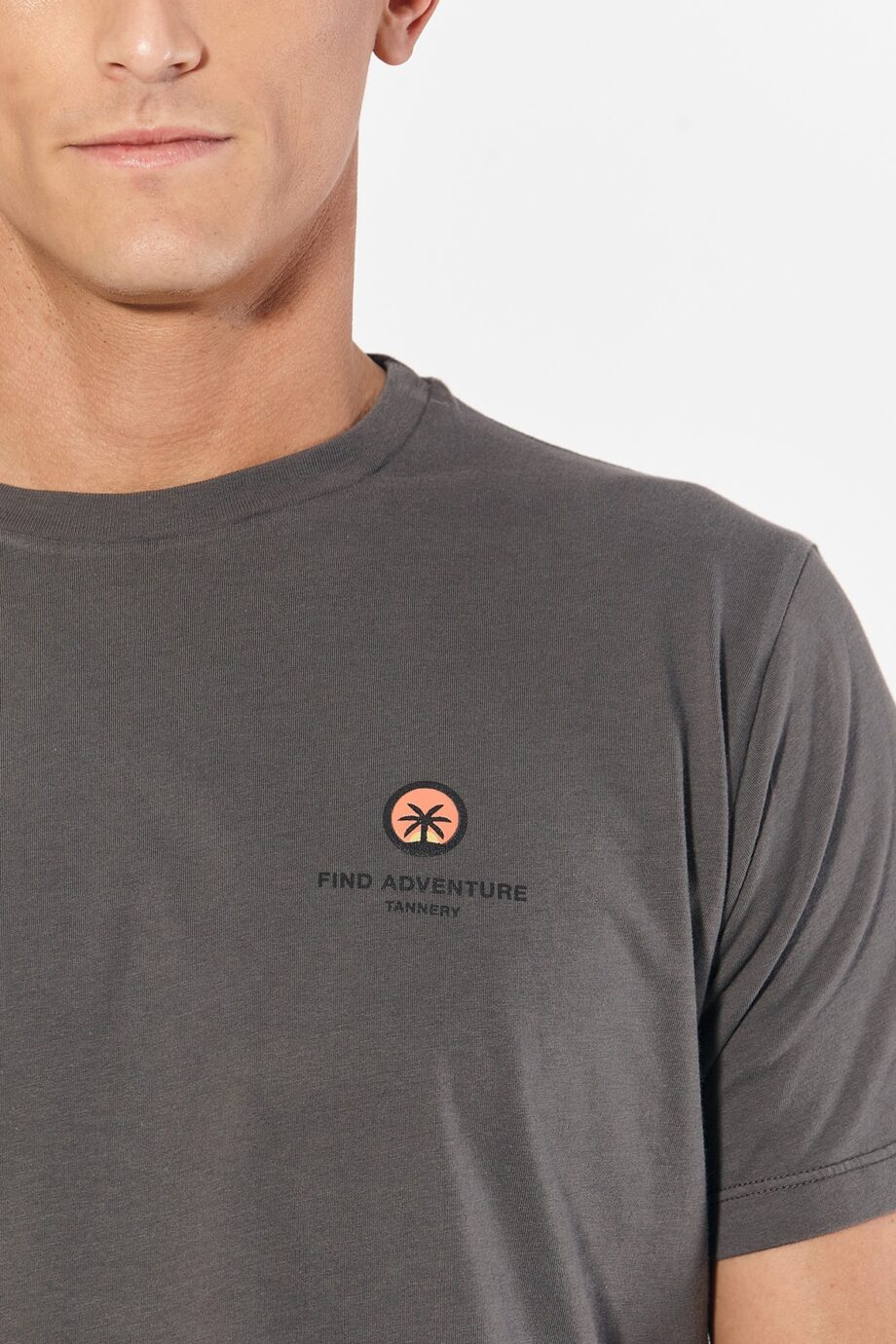 Remera find adventure de pima peruano