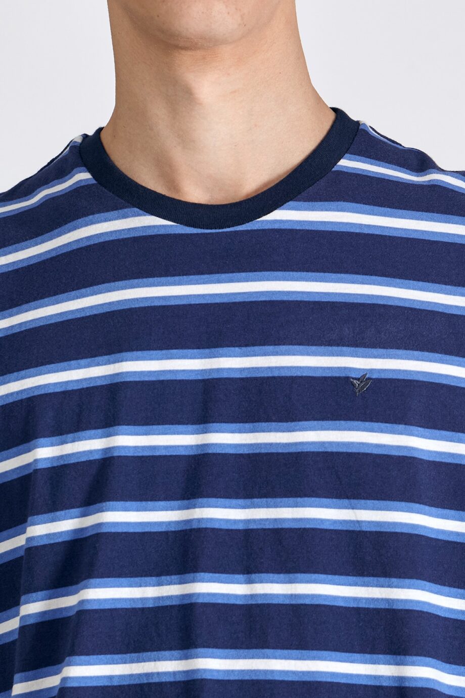 Remera escote O a rayas de jersey