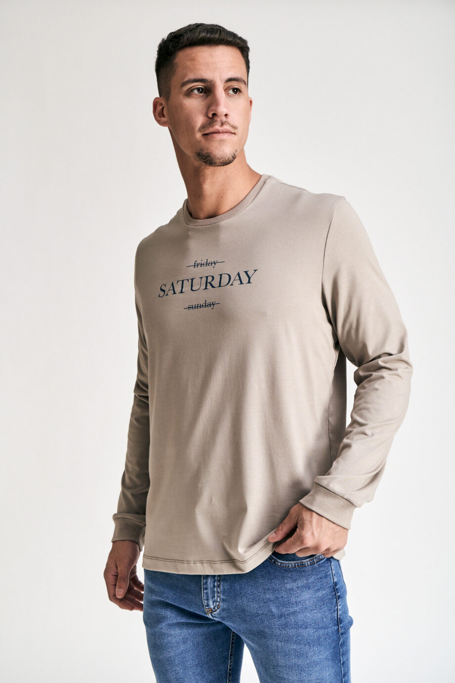 Remera mangas largas saturday