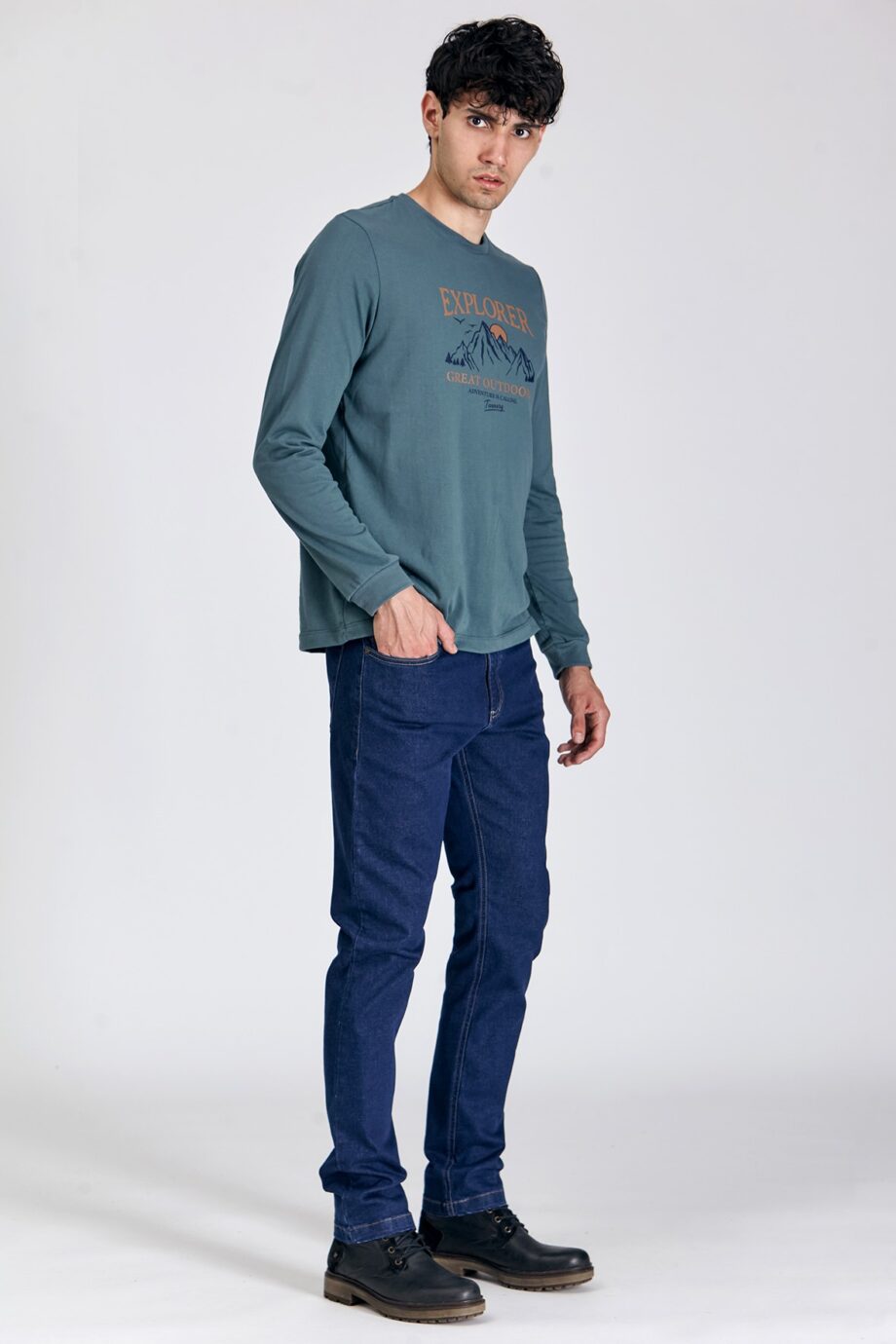 Jean regular fit azul desaprestado